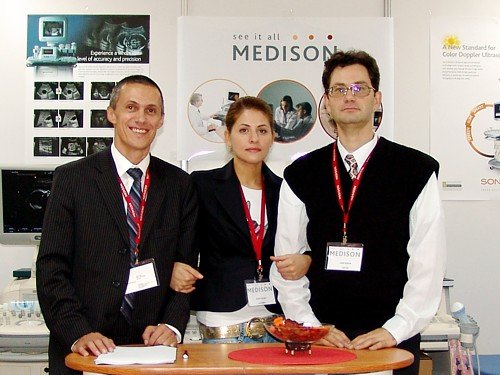На выставке медоборудования: Бикташев Олег, Кайтукова Альбина и Анисимов Антон