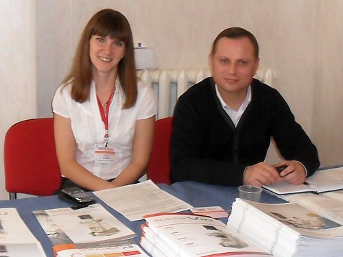 Ярцева О.В. и Ненашев И.Н. - сотрудники компании ''Медобеспечение'' на конференции в Тольятти