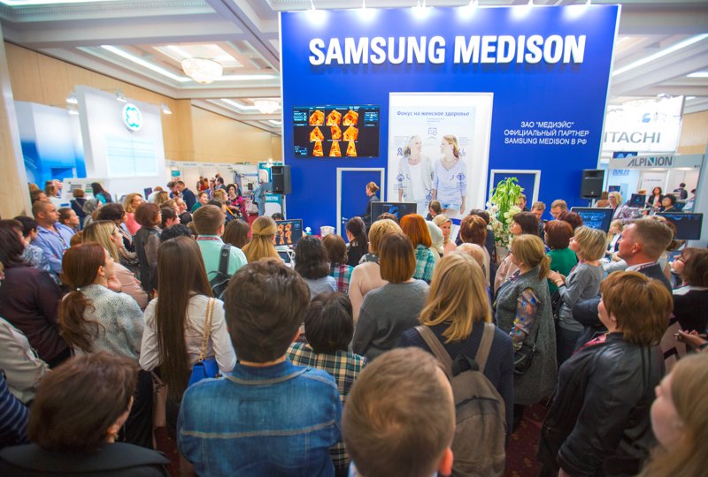 Стенд Samsung Medison - демонстрация технологии 5D Heart (диагностика врожденных пороков сердца плода) на реальном пациенте