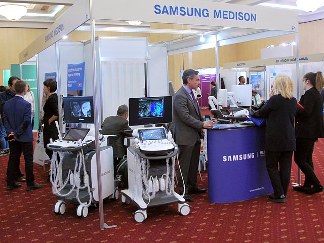 Samsung Medison - стенд компании «Медиэйс» на выставке медоборудования «Охрана здоровья матери и ребенка», 2019 г.