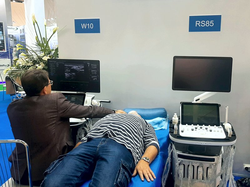 W10 - демонстрация возможностей УЗ сканера на пациенте (мастер-класс проводит врач-консультант Антон Анисимов)