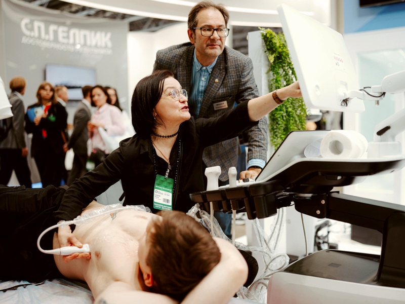 УЗИ сердца приглашенной модели на сканере Samsung V-серии (ассистирует Антон Анисимов)